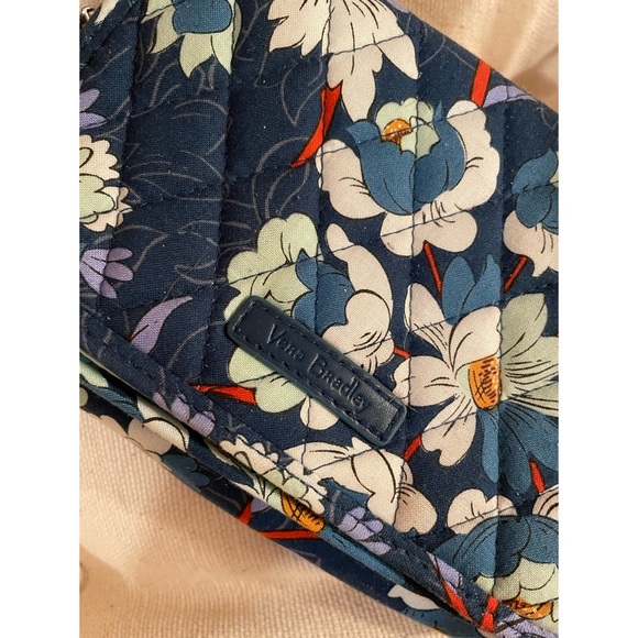 Vera Bradley RFID wallet - Picture 2 of 6